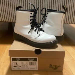 Dr. Martens Romario Boots